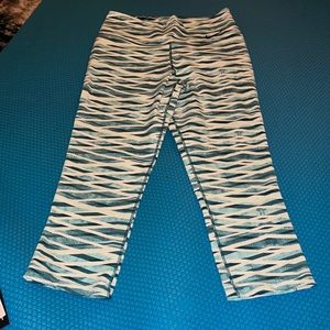 Nike Dri-Fit Capri leggings small green and white
